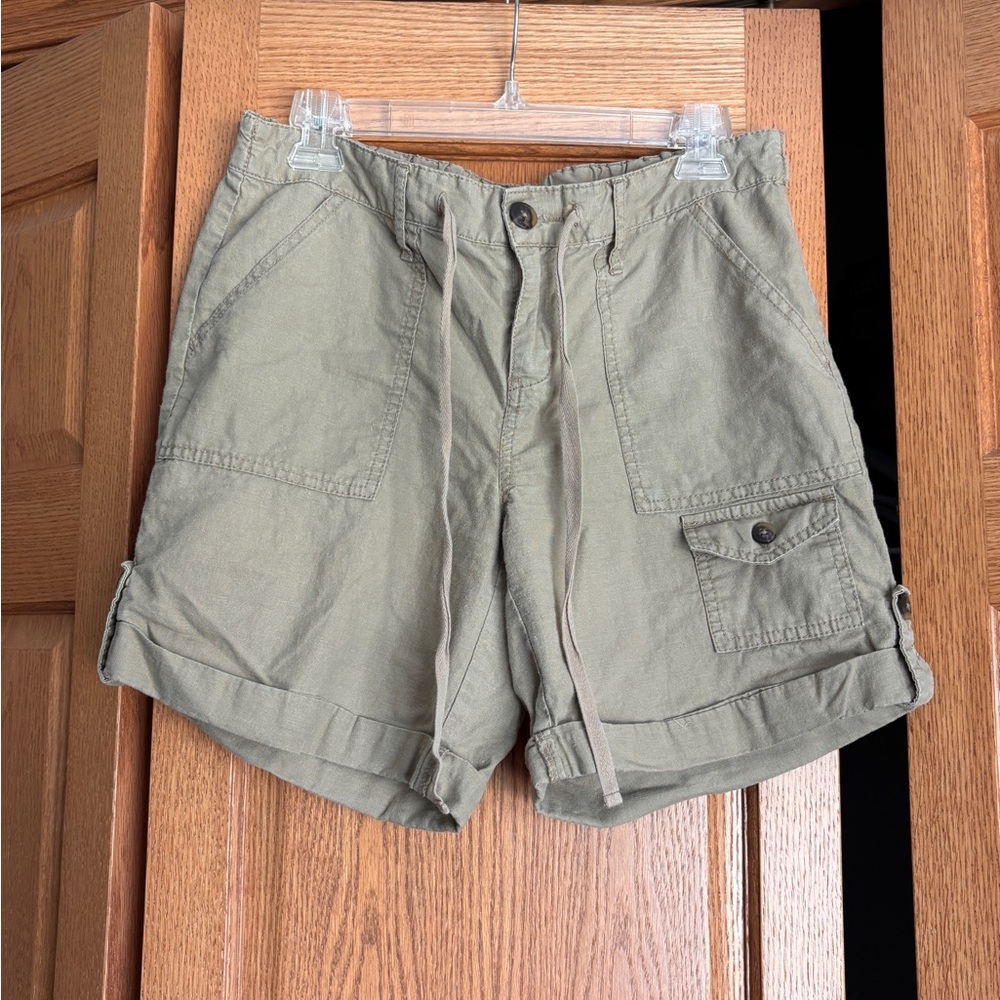 Faded Glory Women’s Khaki Cargo Shorts Relaxed Fit mid rise size 6